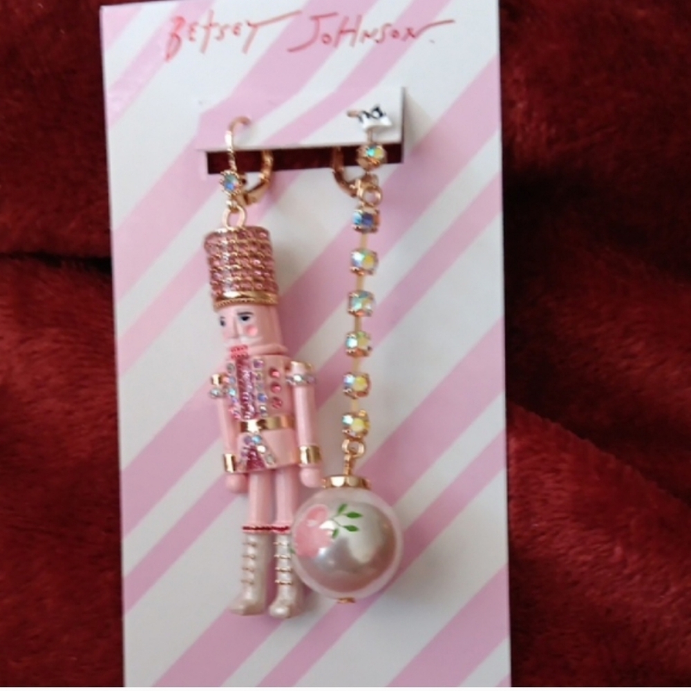 ✨️🩷NWT BETSEY JOHNSON PINK 🩷✨️ NUTCRACKER/ MISMATCHED EARRINGS✨️🩷